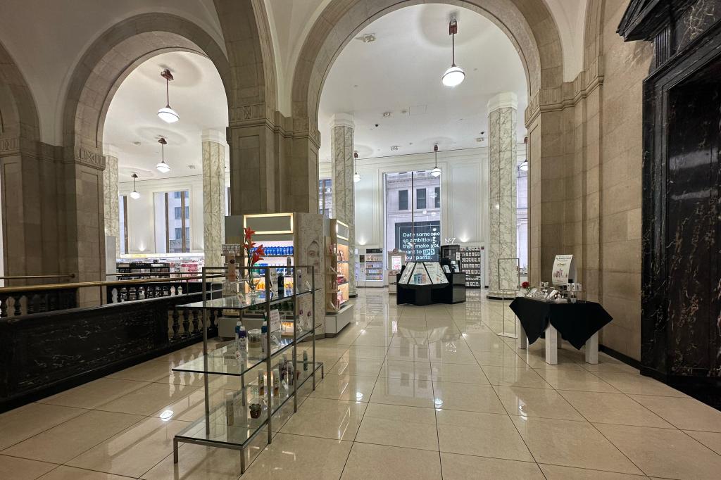 Interior, the empty Duane Reade/Walgreens at 40 Wall Street. 