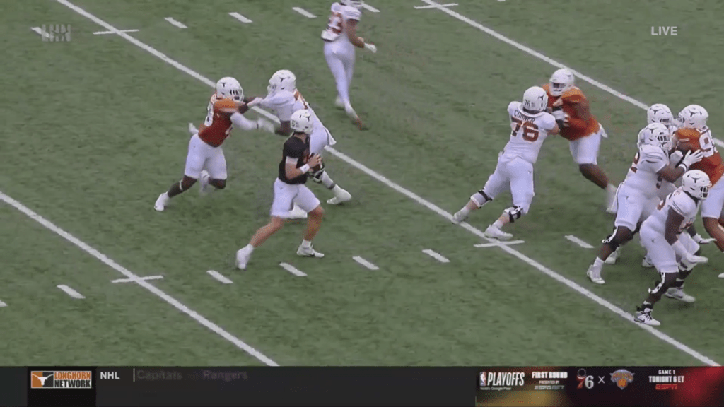 Arch Manning throwing his 75-yard touchdown to kick off his time in Texas' spring game.