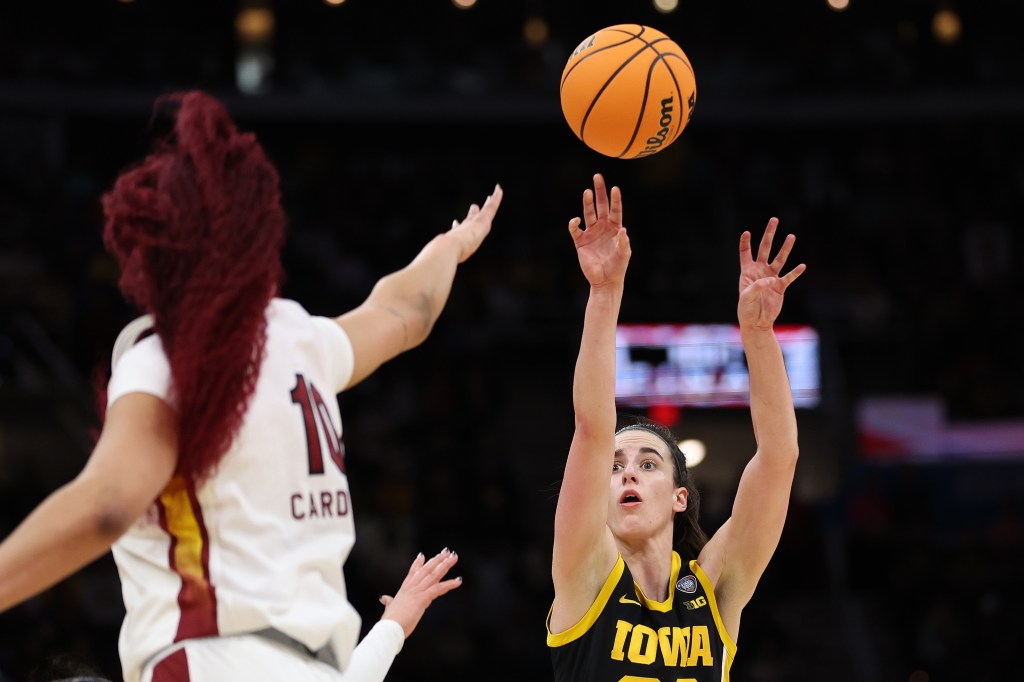 Caitlin Clark did all she could to will the Iowa Hawkeyes to victory. 