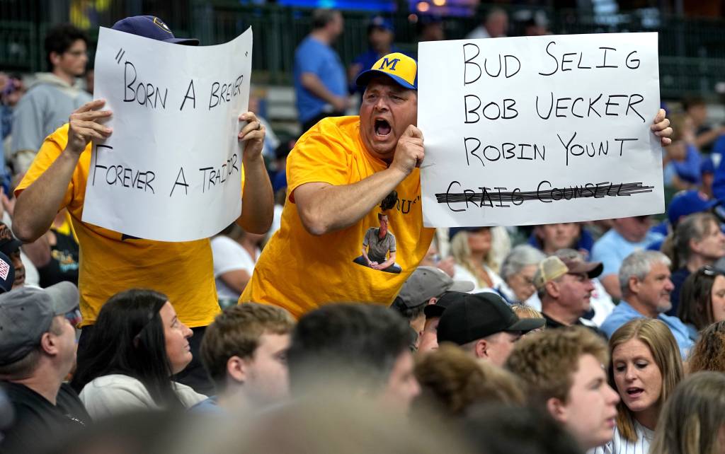 Milwaukee Brewers fans boo Chicago Cubs manager Craig Counsell before their game against the Milwaukee Brewers Monday, May 27, 2024 at American Family Field in Milwaukee, Wisconsin. This is his first game in Milwaukee as Cubs manager. He was manager of the Brewers last season.