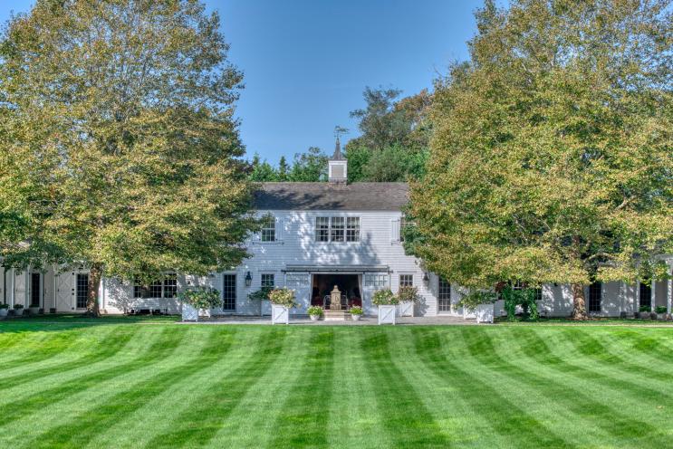 Late starchitect's Southampton estate finds $18M buyer