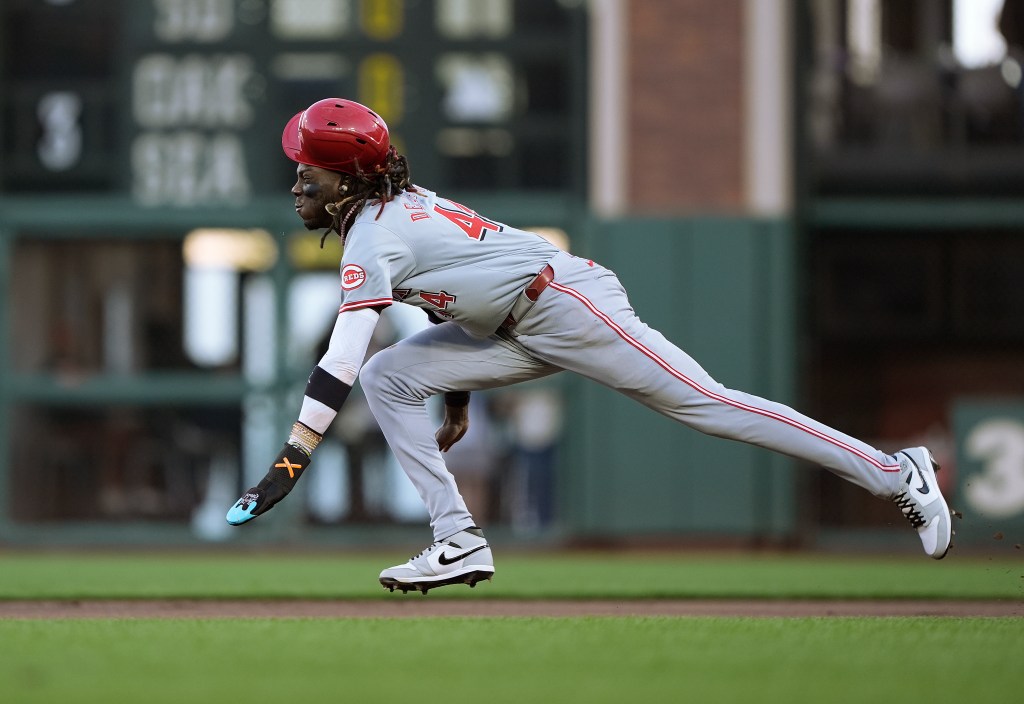 Elly De La Cruz #44 of the Cincinnati Reds takes off from first base attempting to steal second against the San Francisco Giants in the top of the first inning at Oracle Park on May 10, 2024 in San Francisco, California. 