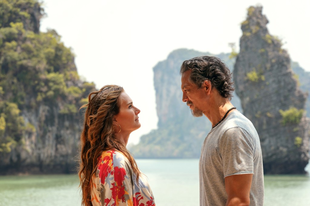 MOTHER OF THE BRIDE, from left: Brooke Shields, Benjamin Bratt, 2024. ph: Sasidis Sasisakulporn / © Netflix / courtesy Everett Collection