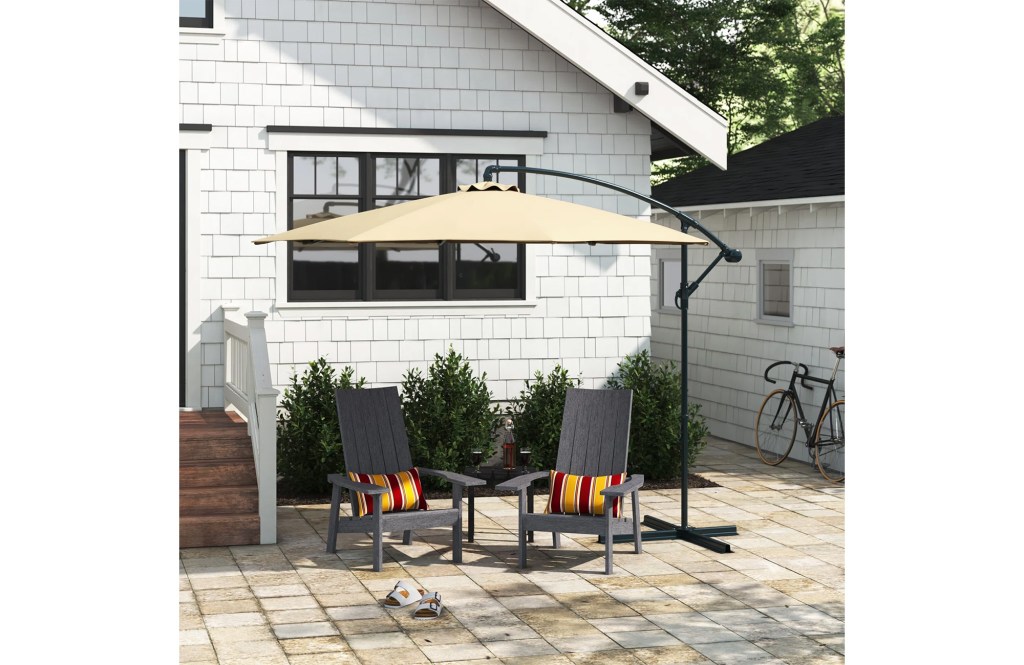 Chalone 115'' Cantilever Umbrella
