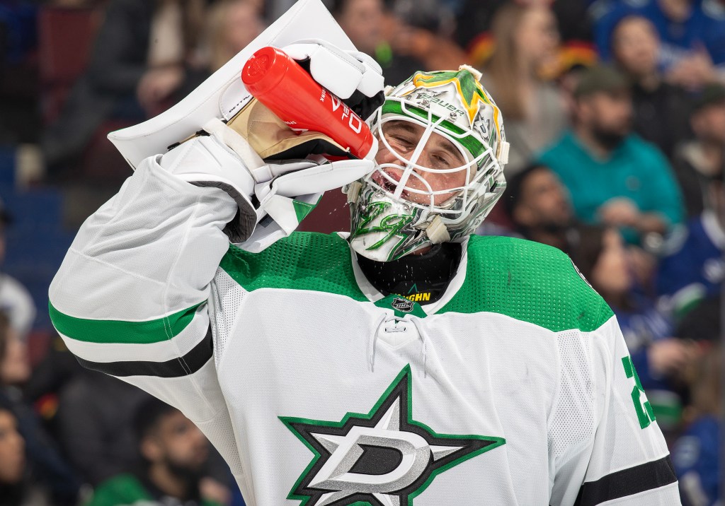 Jake Oettinger suffered from a bit of bad luck in the Stars' series opener against Colorado.