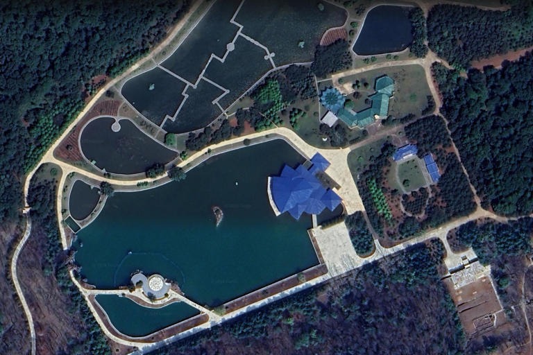 Satellite image of Ryokpo Palace complex