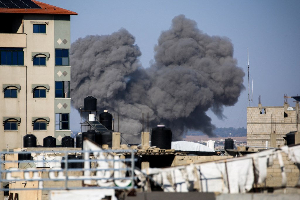 Smoke billows from an Israeli air strike on Rafah in the southern Gaza Strip on May 7, 2024. 