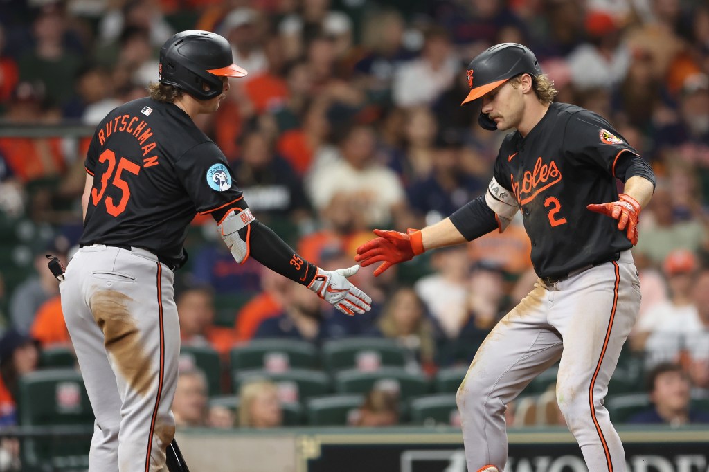 Gunnar Henderson (r) and the Orioles were swept in Houston.