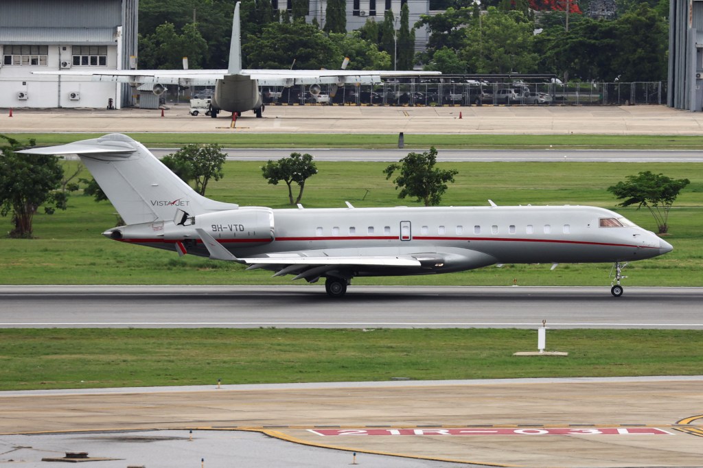 A private jet believed to be carrying Wikileaks founder Julian Assange, after he left a British prison, lands on the tarmac at Don Mueang International Airport in Bangkok, Thailand, June 25, 2024. 