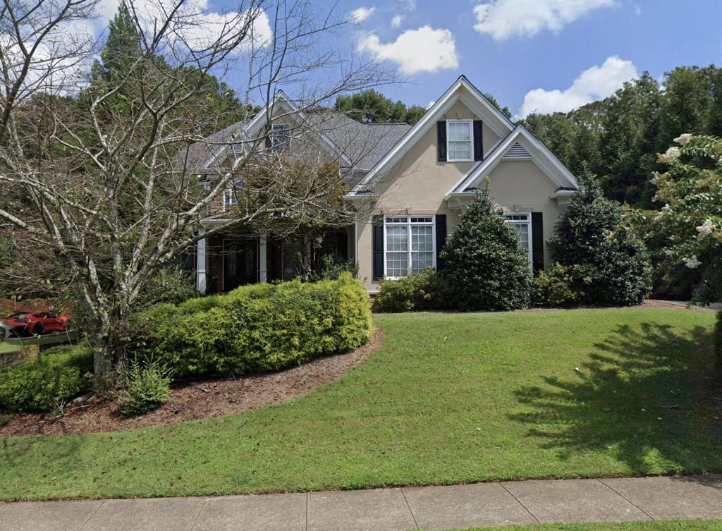 The Georgia home spans over 5,200 square feet and features five bedroom and seven bathrooms. 