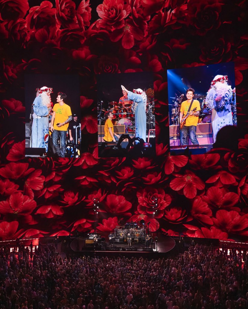 The tribute to the basketball icon came as the Dead & Company opened its third week of residency at the Sphere.