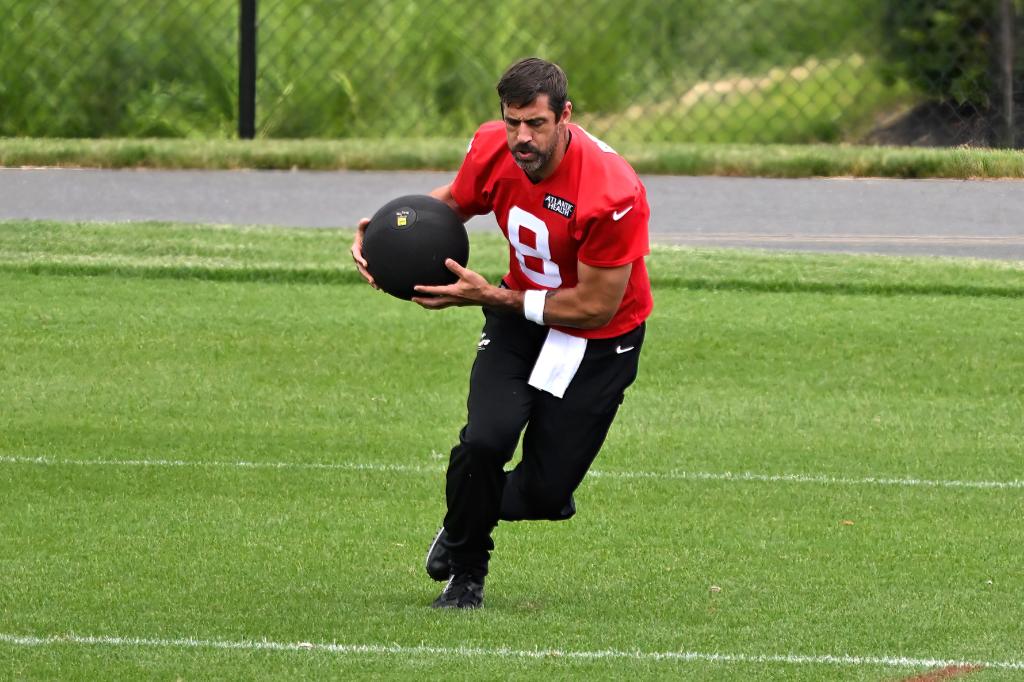 Aaron Rodgers at Jets OTAs on May 29, 2024.