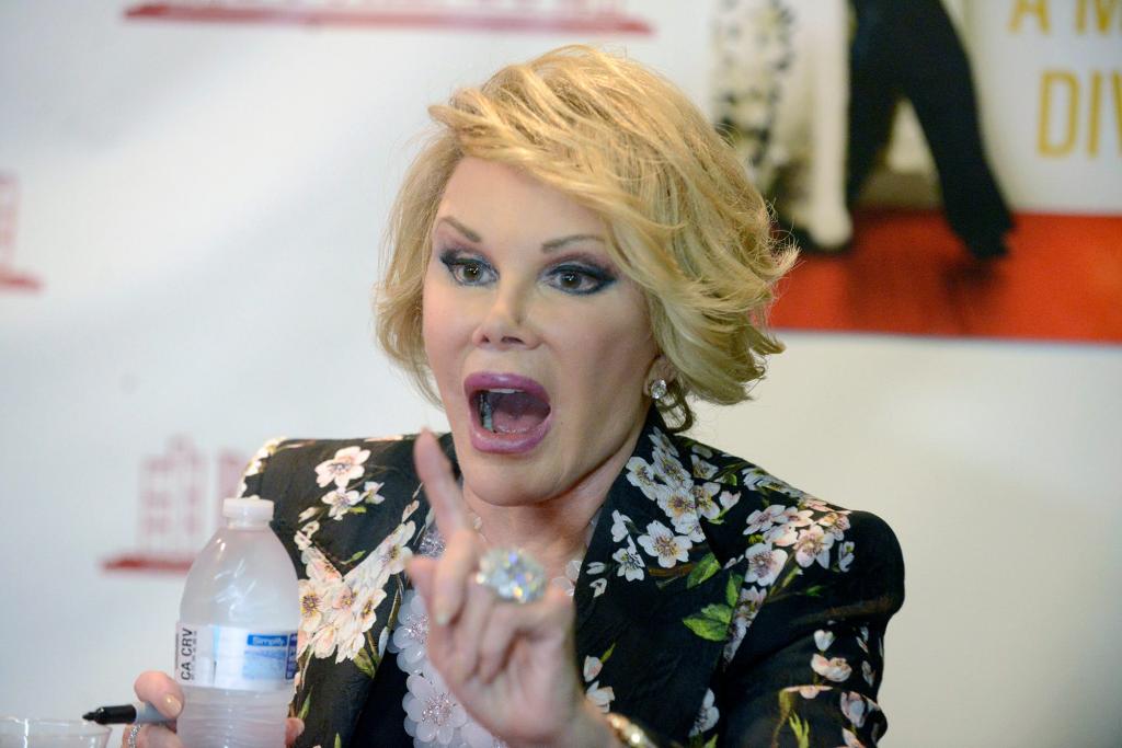 Kelly compared Clinton's appearance on the cover to that of Joan Rivers (seen above in 2014). She died that year at the age of 81.