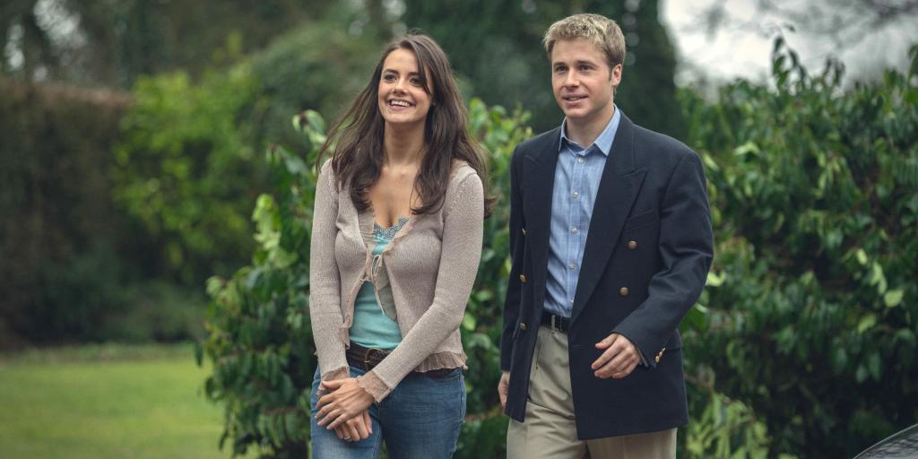 Meg Bellamy and Ed McVey in "The Crown"