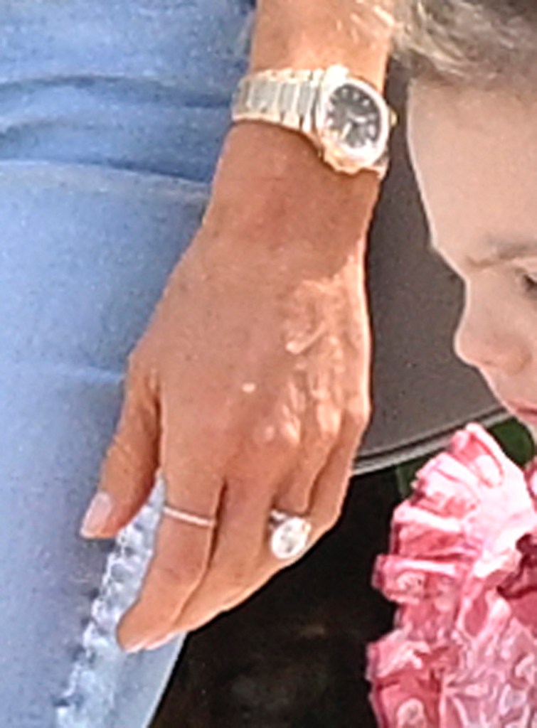 Erica Stoll was also wearing her diamond wedding ring during the family trip.