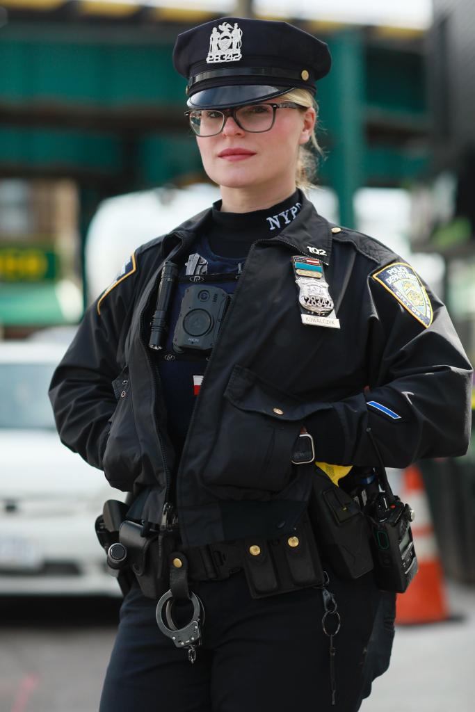 Photo shows the officer in uniform.