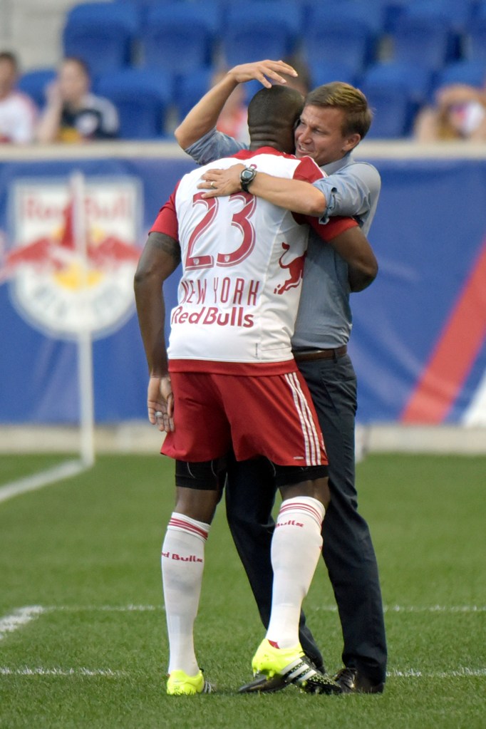 Jesse March (r.) is pictured in 2015, when he was the head coach of the Red Bulls.