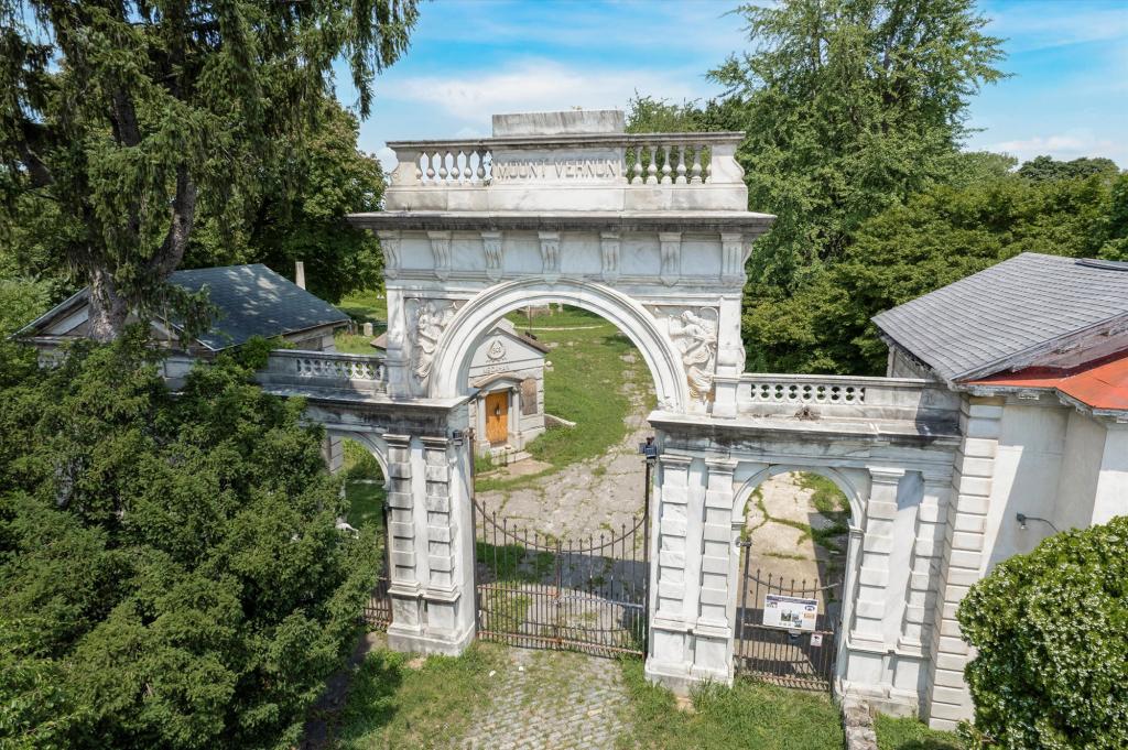 Philadelphia's Mount Vernon Cemetery is up for sale for $1 million.