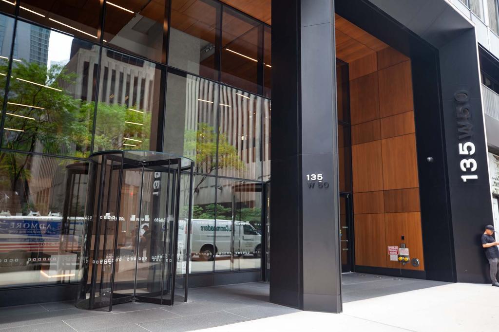 135 west 50th street midtown auctioned