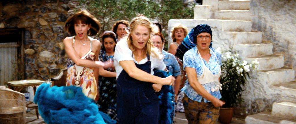  Christine Baranski, Meryl Streep, Julie Walters in "Mamma Mia!" 