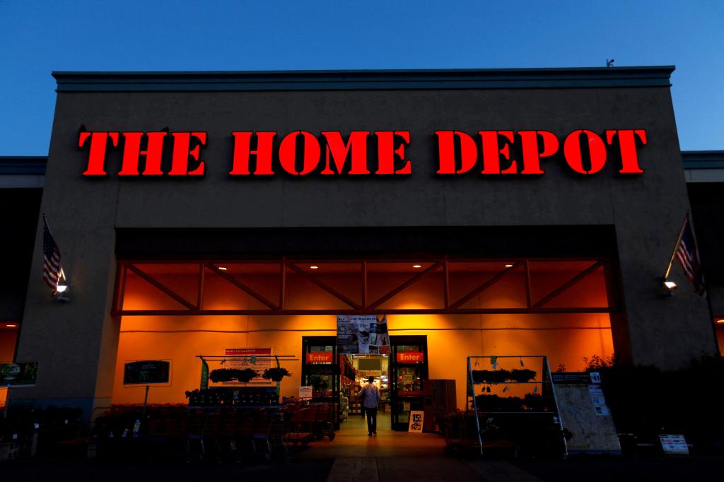 Home Depot circulated a memo from the human resources department to staffers on Monday.