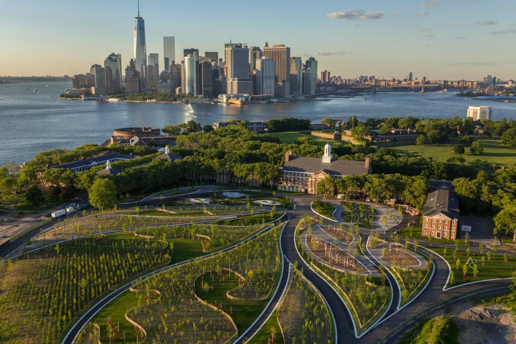 Governor's Island from above at an angle, Manhattan clearly visible behind it. 