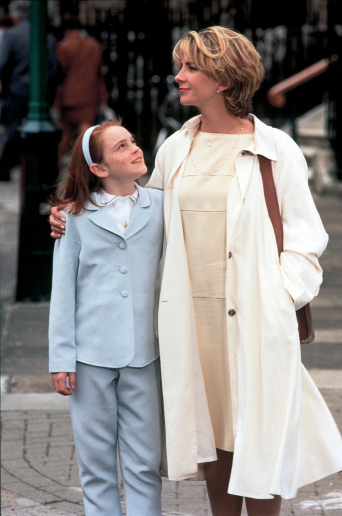 Lindsay Lohan, Natasha Richardson on "The Parent Trap" set.