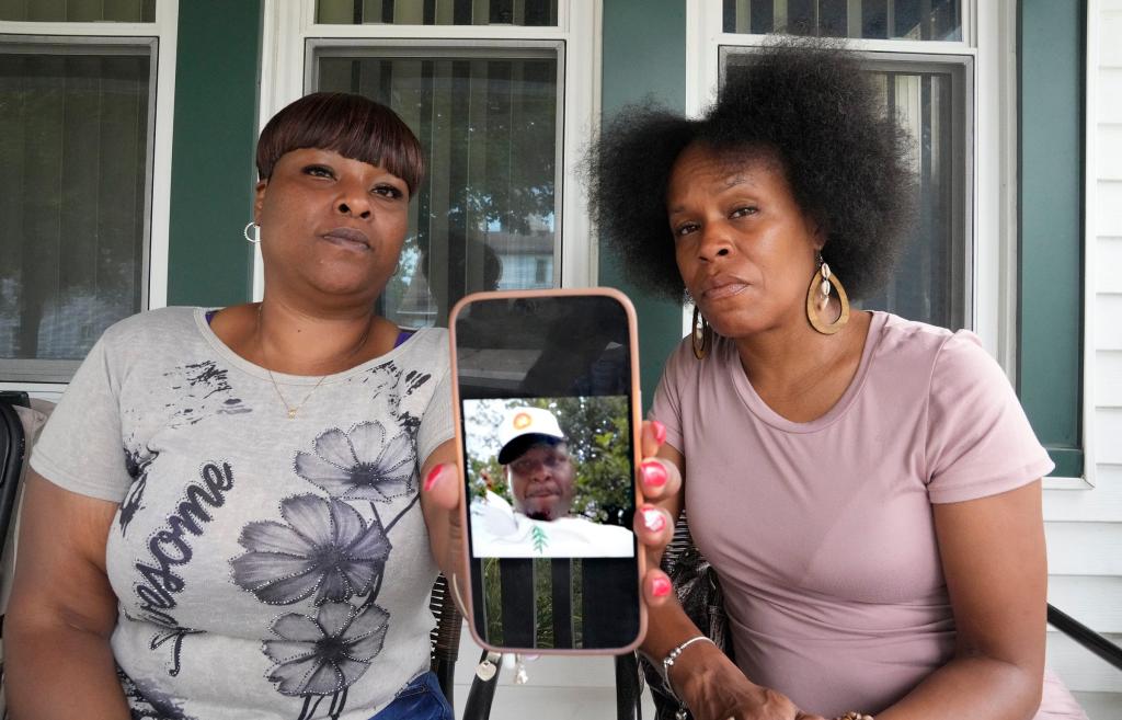 Nayisha Mitchell (left) the sister of D'Vontaye Mitchell, and Latrisa Giles, Mitchell's first cousin.