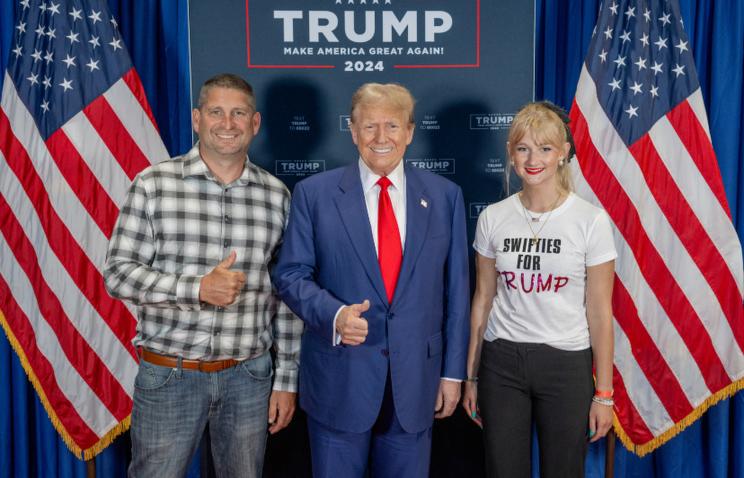 donald trump, Jenna Piwowarczyk and her father at a Racine, Wisconsin, campaign rally