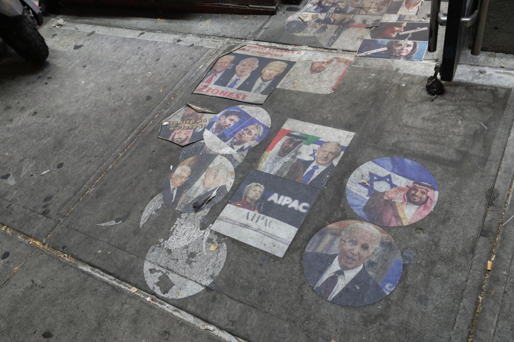 Pictures of Biden, Netanyahu and other world leaders at the restaurant.