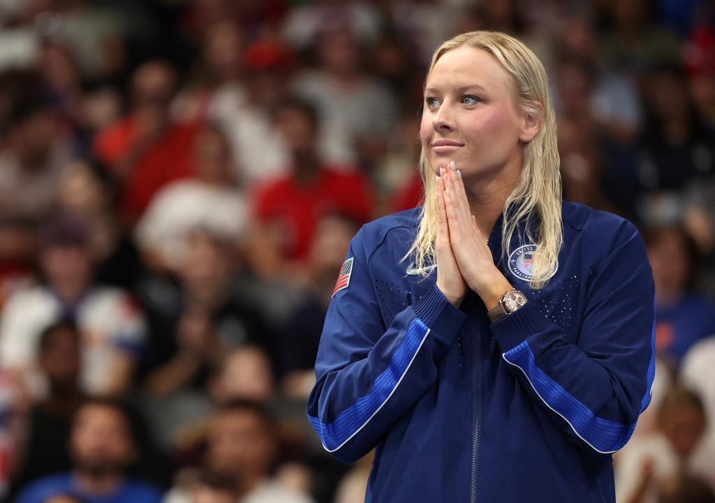 Gold medalist Jessica Long of Team United States poses for a photo during the Para Swimming Women's 100m Butterfly S8 Medal Ceremony on day ten of the Paris 2024 Summer Paralympic Games at Paris La Defense Arena on September 07, 2024 in Nanterre, France.