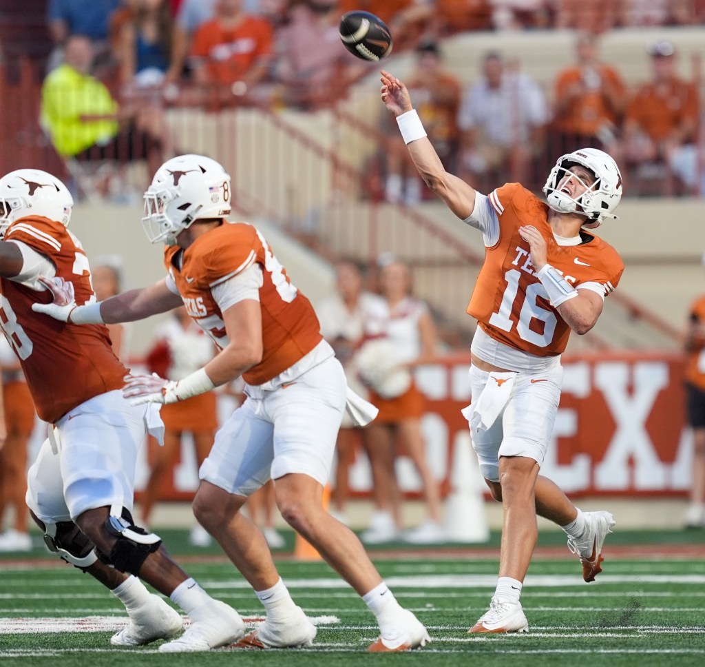 Arch Manning throws a bomb during Texas' game against UL-Monroe.