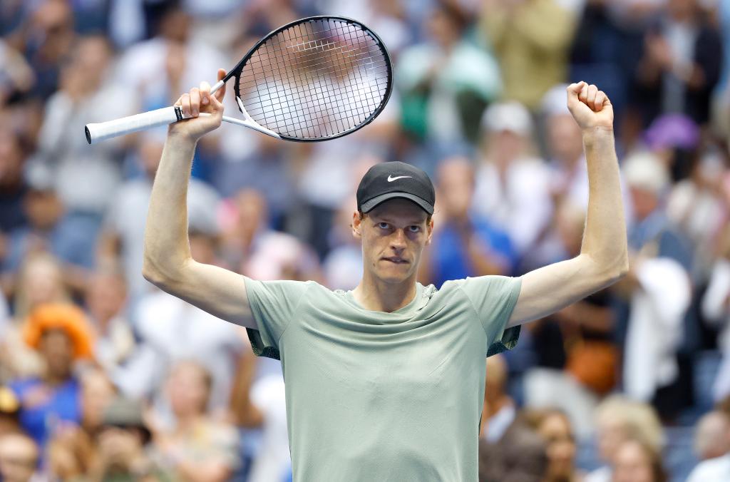 Jannik Sinner celebrates after his U.S. Open semifinal win over Jack Draper.