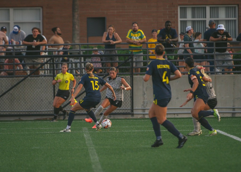 Jess Garziano (9) in action for Brooklyn FC women's team.