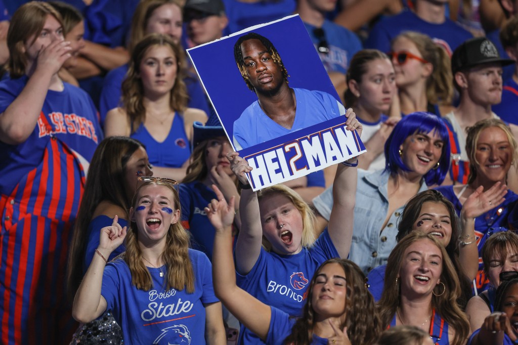 Boise State fans are supporting Ashton Jeanty for the Heisman Trophy.