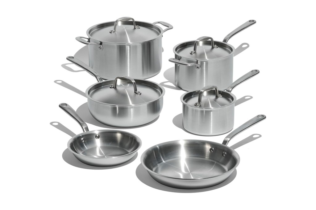 A group of pots and pans