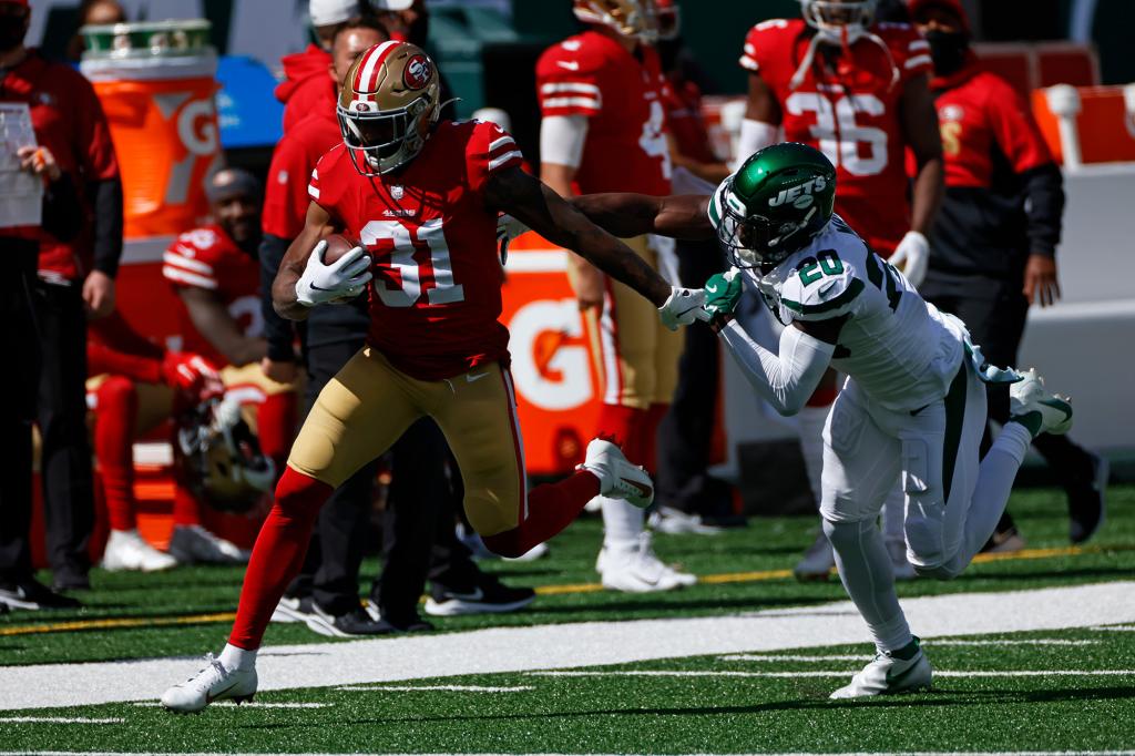 Raheem Mostert scored a touchdown for the 49ers against the Jets in 2020.