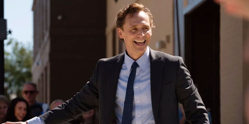 Tom Hiddleston smiling