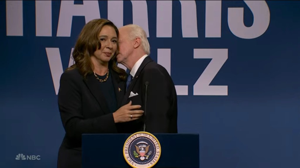 Dana Carvey sniffing Maya Rudolph's hair