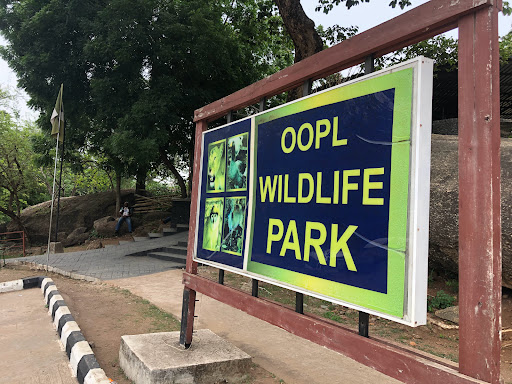 sign that reads "oopl wildlife park"