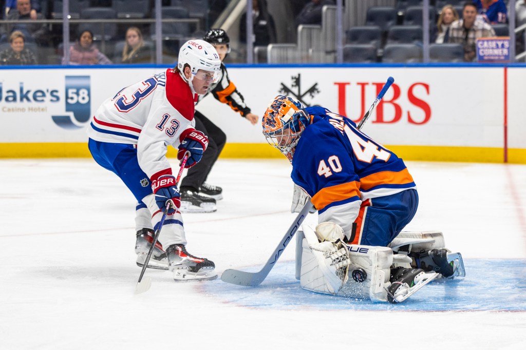 Islanders goaltender Semyon Varlamov