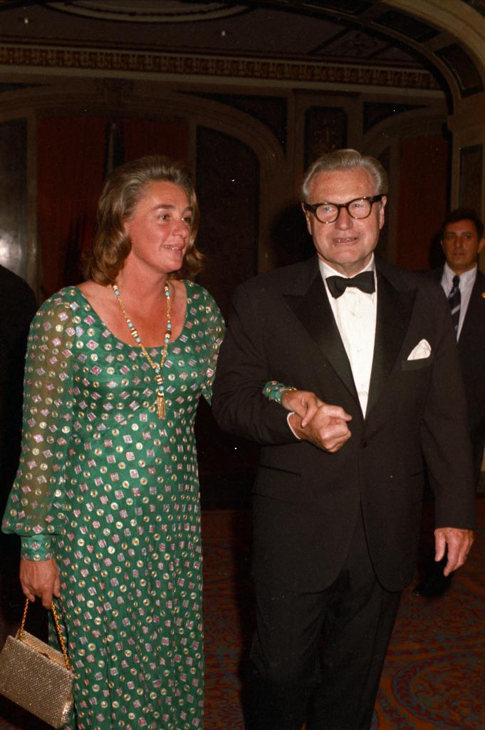 Happy and Nelson Rockefeller attending Henry Kissinger's Project HOPE Award for International Understanding party at the Plaza Hotel in New York.