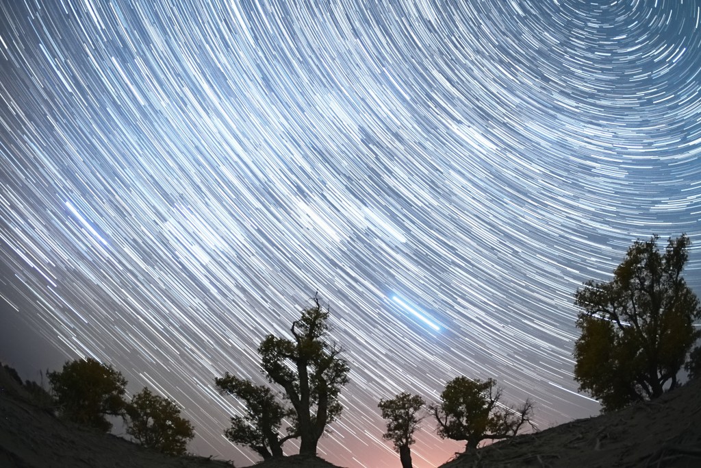 The spectacular Orionid meteor shower is returning to Earth skies again this weekend.