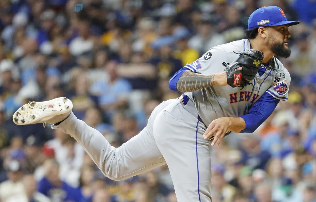 Sean Manaea allowed two runs in five innings in the Mets' Game 2 loss.