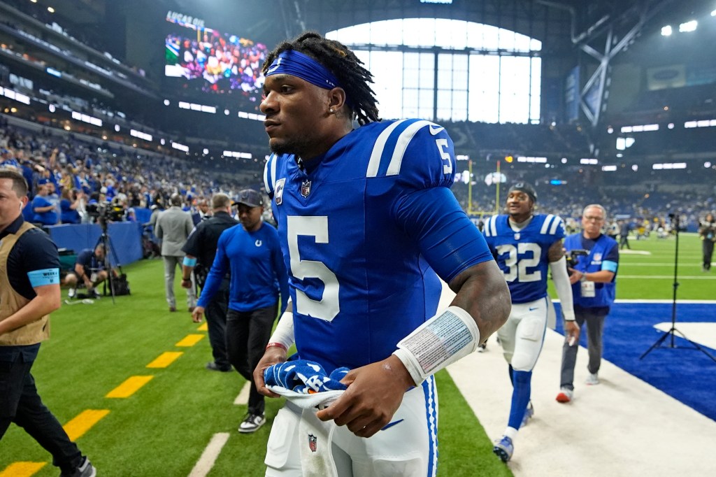 Indianapolis Colts quarterback Anthony Richardson (5) walks off the field following an NFL football game against the Pittsburgh Steelers, Sunday, Sept. 29, 2024, in Indianapolis.