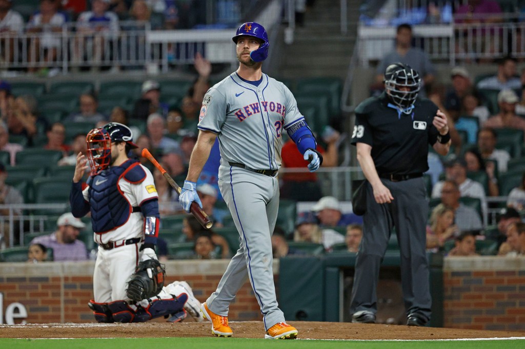 Pete Alonso reacts after striking out against the Braves on Sept. 24.