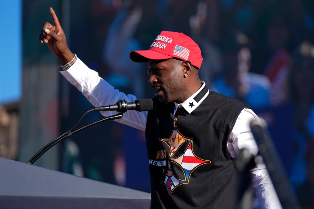 Former Pittsburgh Steelers Antonio Brown said that Tim Walz "wasn't a real football coach" while on stage at a campaign rally on Oct. 19, 2024, in Latrobe, Pa.