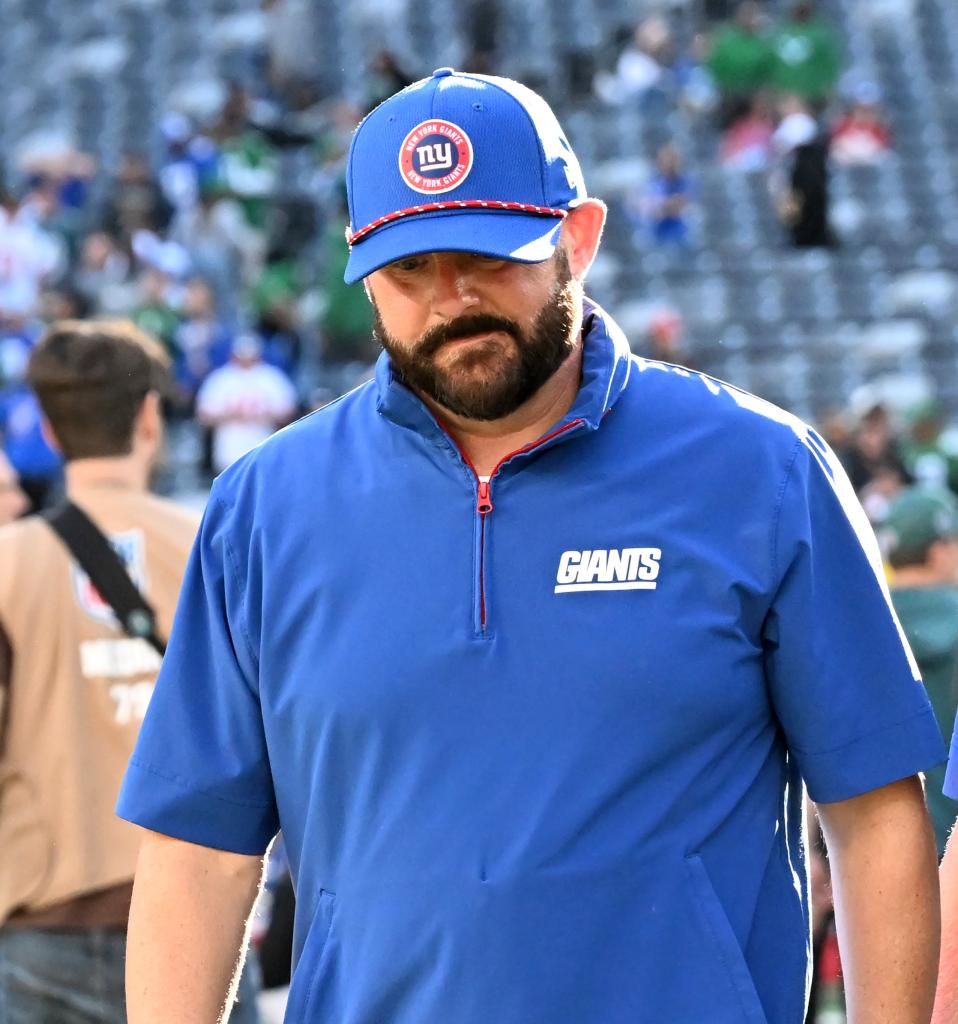 Brian Daboll walks off the field after the Giants' loss to the Eagles on Oct. 21, 2024. 