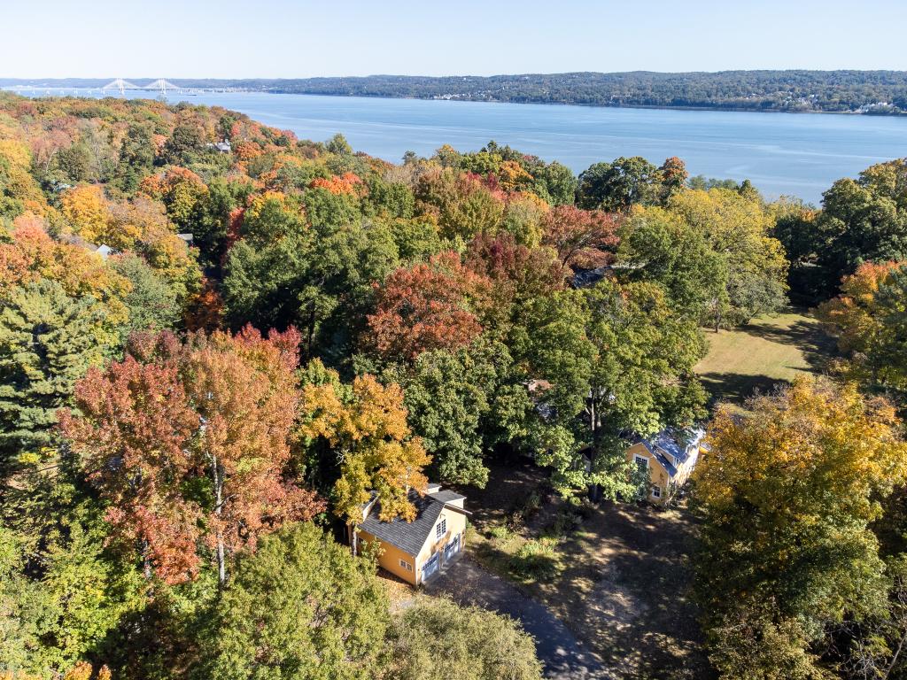 Snedens Landing is a low-key celebrity hideout on the western bank of the Hudson River.