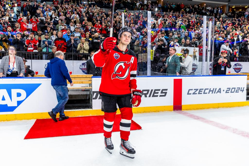 Ethan Sears is buying Jack Hughes and the Devils.